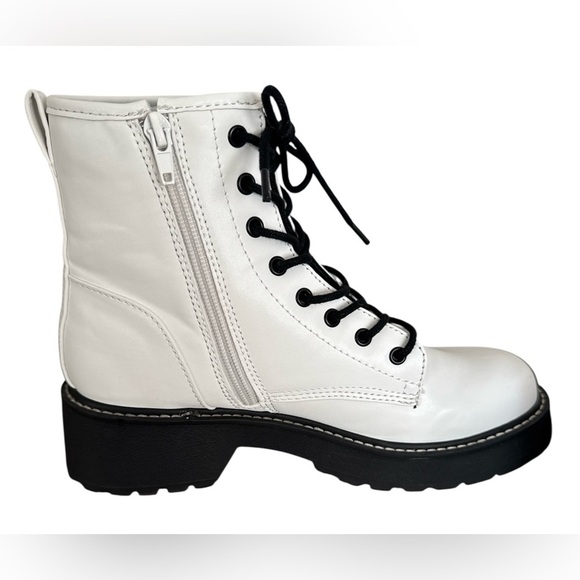 Madden Girl White Combat Boots with Black Laces, WOMENS SIZE 8 - Picture 4 of 5